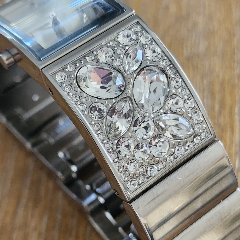 NWT Guess Silver Tone Rhinestone Bangle Watch with Pouch - Picture 7 of 11